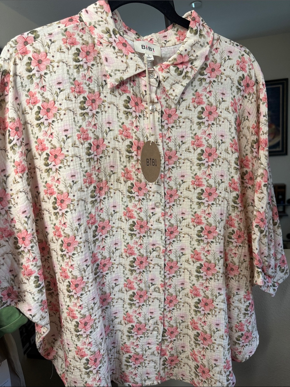 BiBi Floral Button-Up Blouse in Pink and Cream - Picture 2 of 4